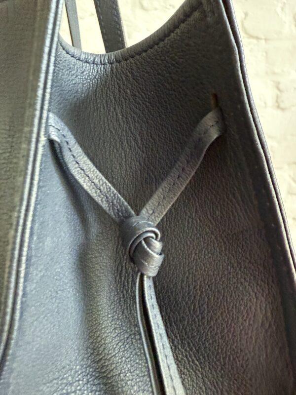 D Tote in Rodeo Calf - Afbeelding 10