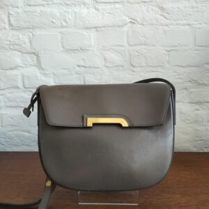 Crossbody in taupe